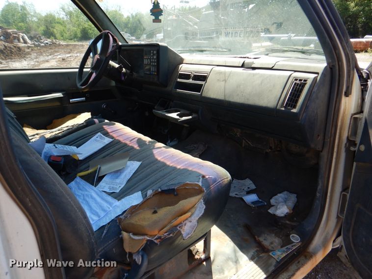 image for item DK5661 1993 Chevrolet Cheyenne 1500  Ext. Cab pickup truck