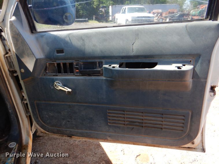 image for item DK5661 1993 Chevrolet Cheyenne 1500  Ext. Cab pickup truck