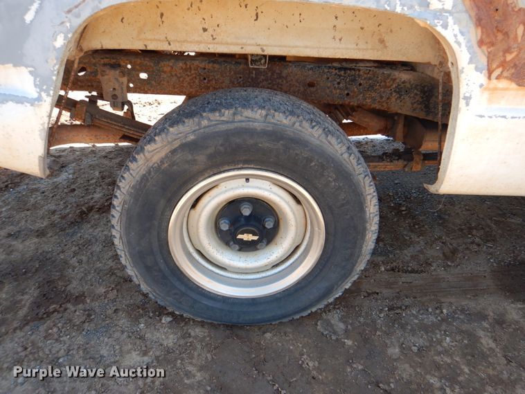 image for item DK5661 1993 Chevrolet Cheyenne 1500  Ext. Cab pickup truck