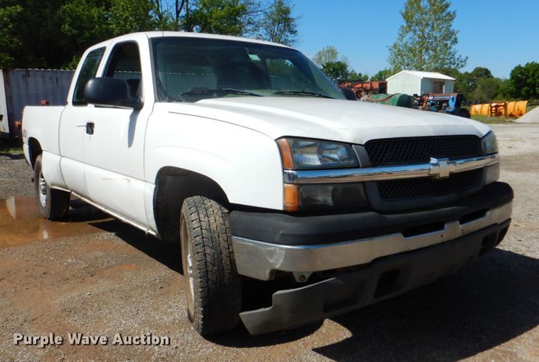 image for item DK5662 2004 Chevrolet Silverado 1500  Ext. Cab pickup truck