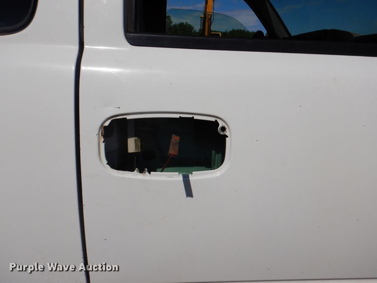 image for item DK5662 2004 Chevrolet Silverado 1500  Ext. Cab pickup truck