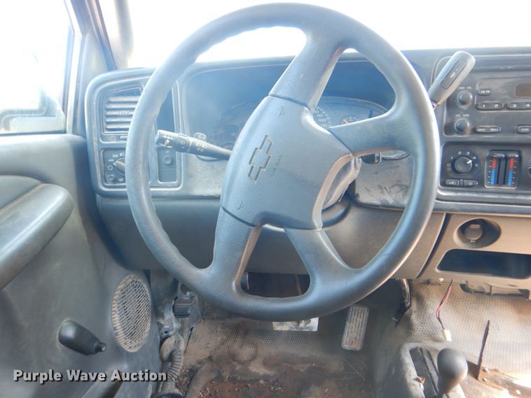 image for item DK5662 2004 Chevrolet Silverado 1500  Ext. Cab pickup truck