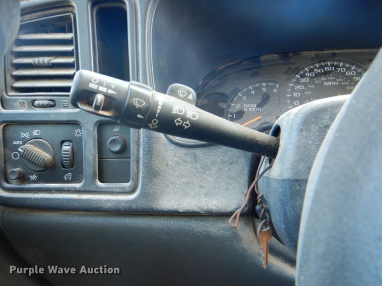 image for item DK5662 2004 Chevrolet Silverado 1500  Ext. Cab pickup truck