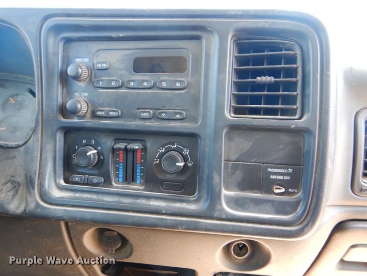 image for item DK5662 2004 Chevrolet Silverado 1500  Ext. Cab pickup truck