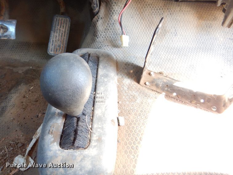 image for item DK5662 2004 Chevrolet Silverado 1500  Ext. Cab pickup truck