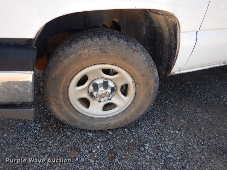 image for item DK5662 2004 Chevrolet Silverado 1500  Ext. Cab pickup truck