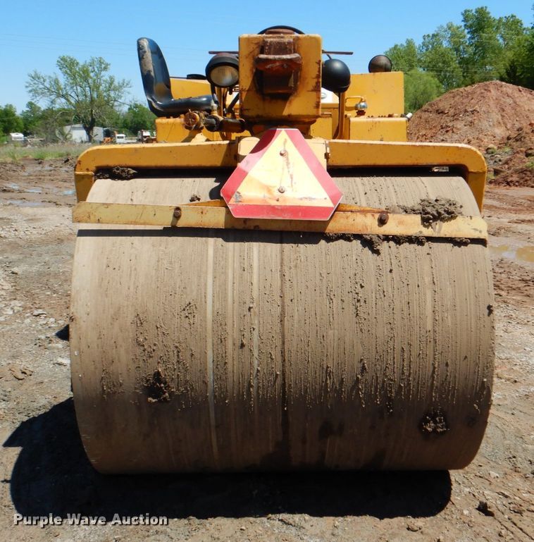 image for item DK5663 1981 Hyster C350B  double drum roller