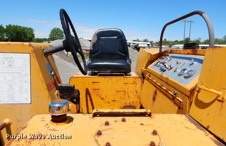 image for item DK5663 1981 Hyster C350B  double drum roller