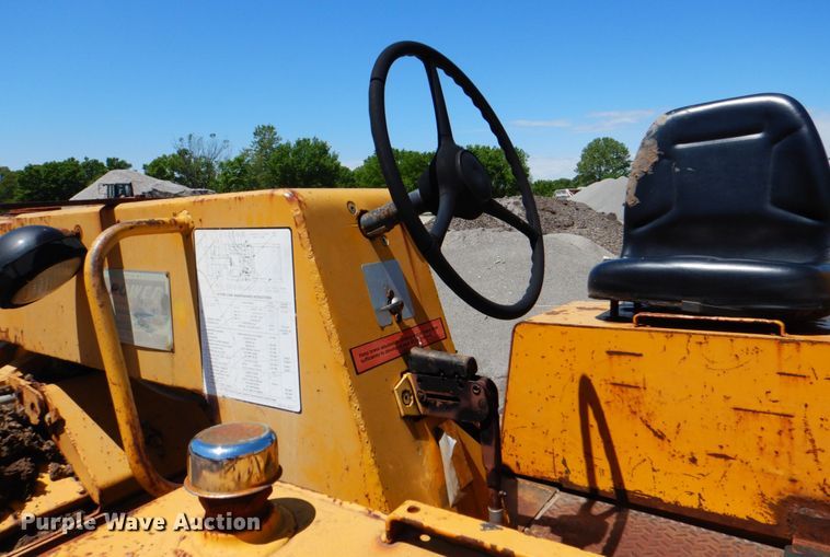 image for item DK5663 1981 Hyster C350B  double drum roller