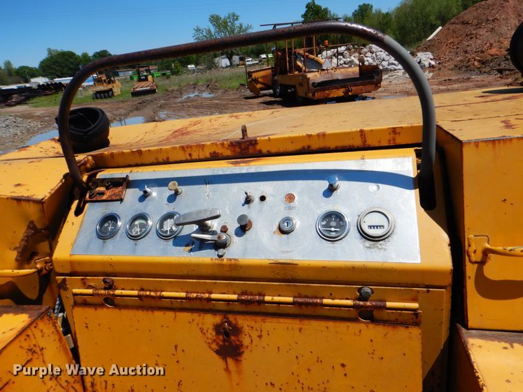 image for item DK5663 1981 Hyster C350B  double drum roller