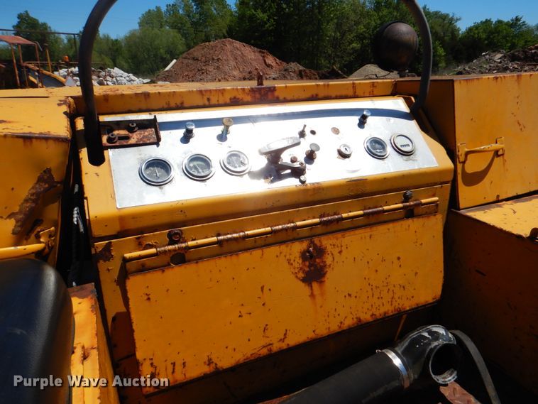 image for item DK5663 1981 Hyster C350B  double drum roller