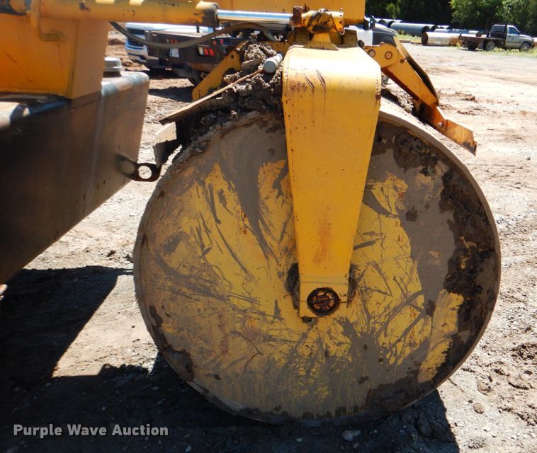 image for item DK5663 1981 Hyster C350B  double drum roller