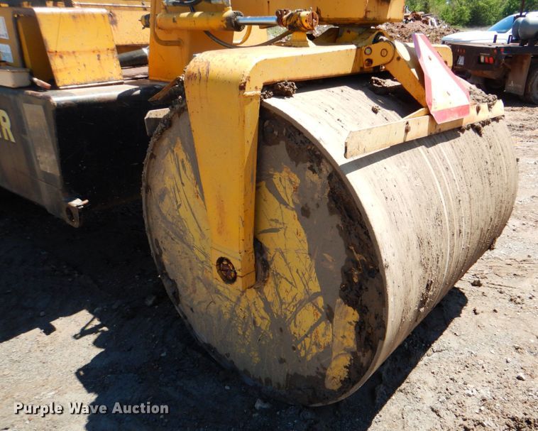 image for item DK5663 1981 Hyster C350B  double drum roller