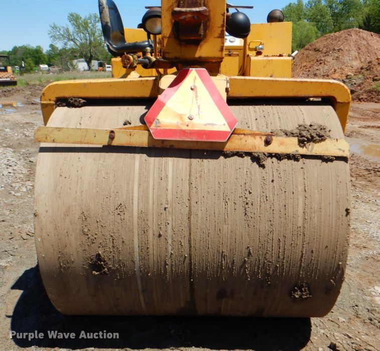 image for item DK5663 1981 Hyster C350B  double drum roller