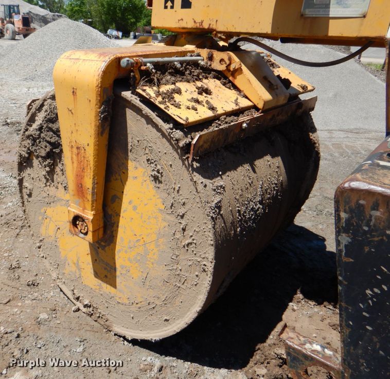 image for item DK5663 1981 Hyster C350B  double drum roller