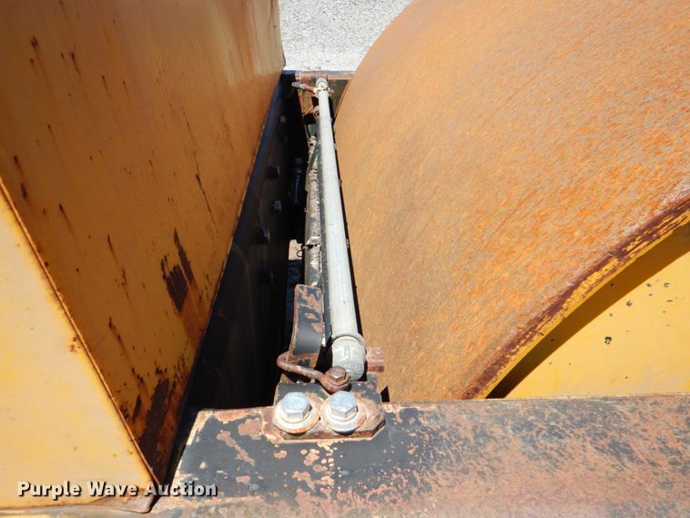 image for item DK5663 1981 Hyster C350B  double drum roller