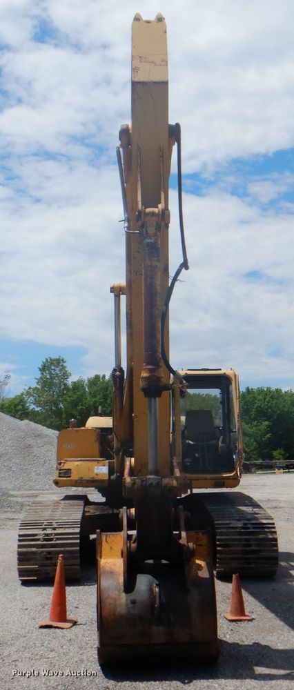 image for item DK5665 1995 John Deere 790E LC  excavator