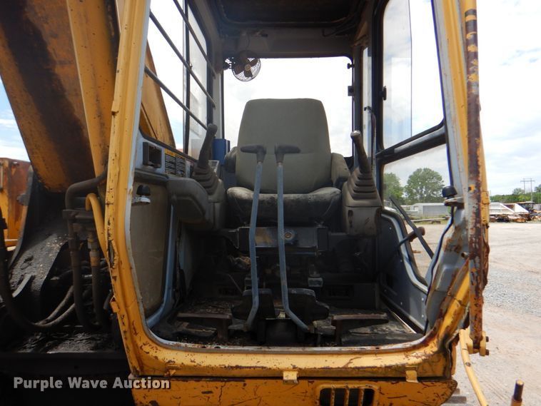 image for item DK5665 1995 John Deere 790E LC  excavator