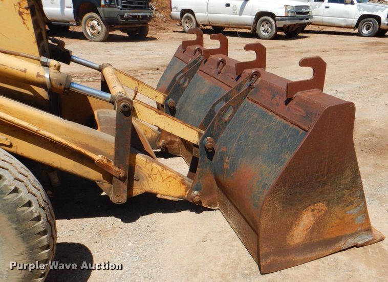 image for item DK5668 Ford 575D  backhoe