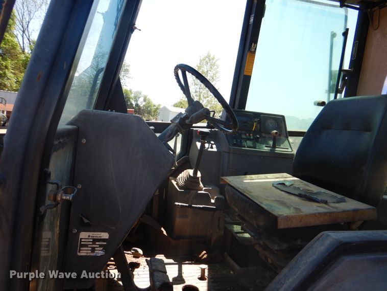image for item DK5668 Ford 575D  backhoe