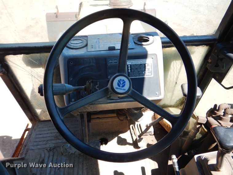 image for item DK5668 Ford 575D  backhoe