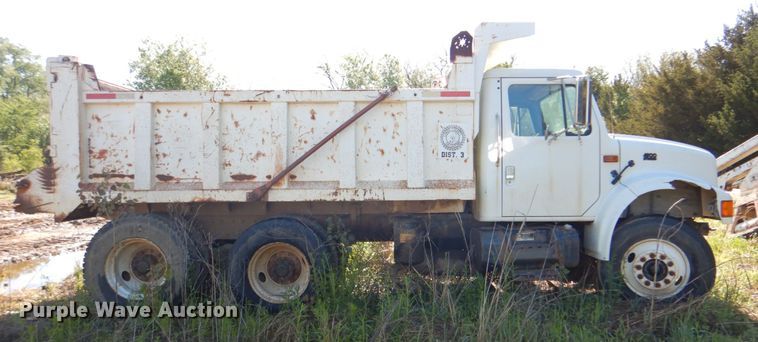 image for item DK5669 1995 International 4900  dump truck