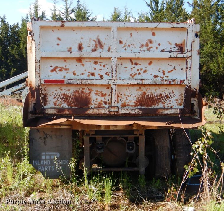 image for item DK5669 1995 International 4900  dump truck