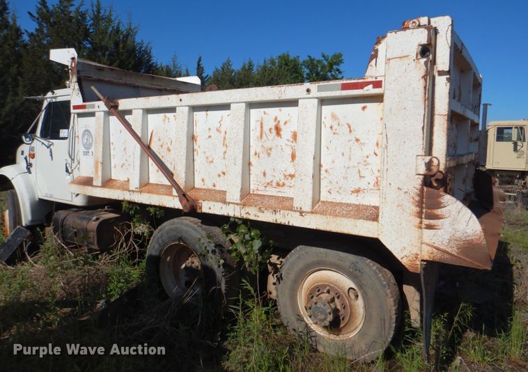 image for item DK5669 1995 International 4900  dump truck