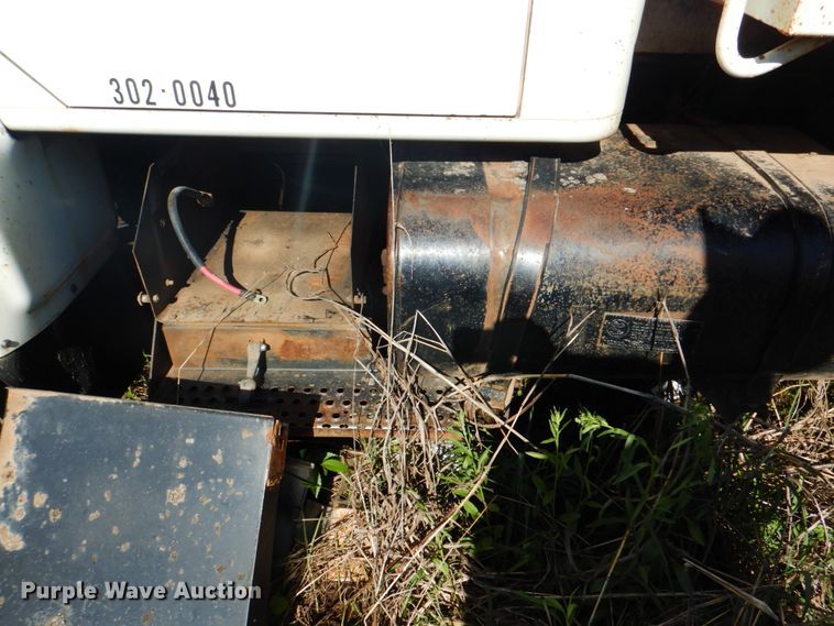 image for item DK5669 1995 International 4900  dump truck