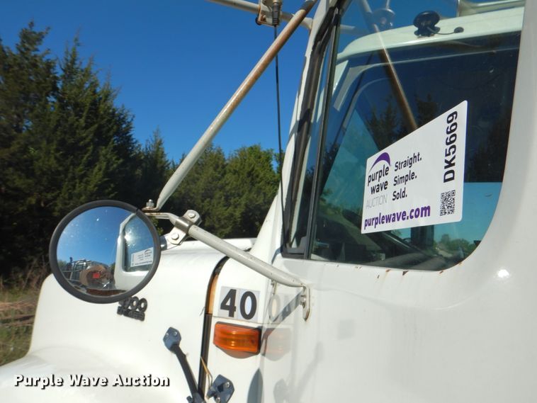 image for item DK5669 1995 International 4900  dump truck