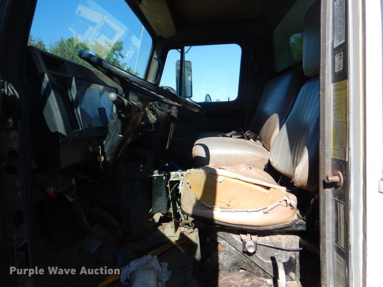 image for item DK5669 1995 International 4900  dump truck