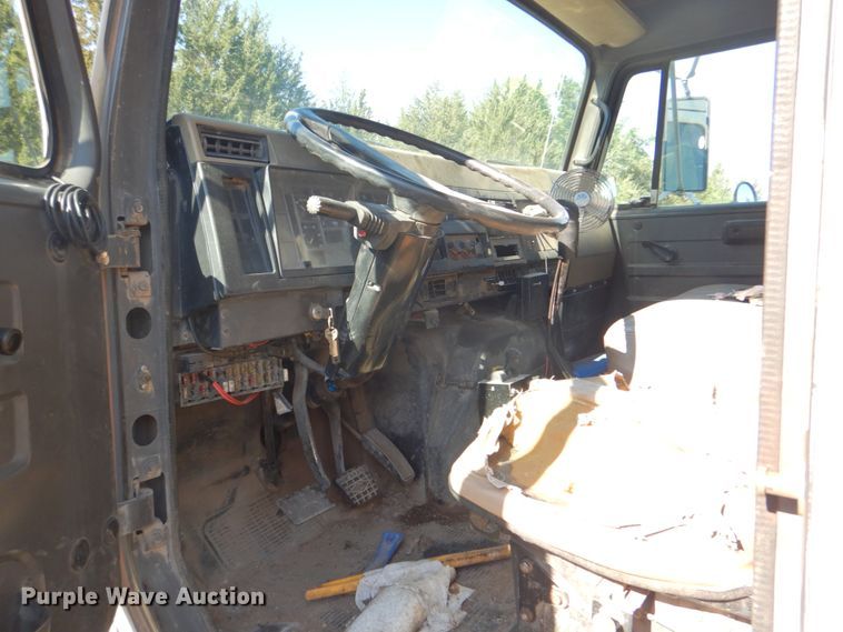 image for item DK5669 1995 International 4900  dump truck