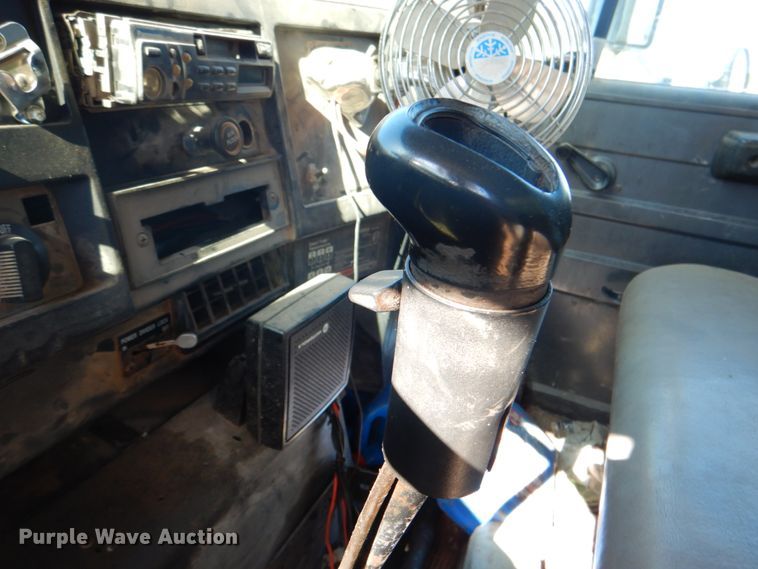 image for item DK5669 1995 International 4900  dump truck