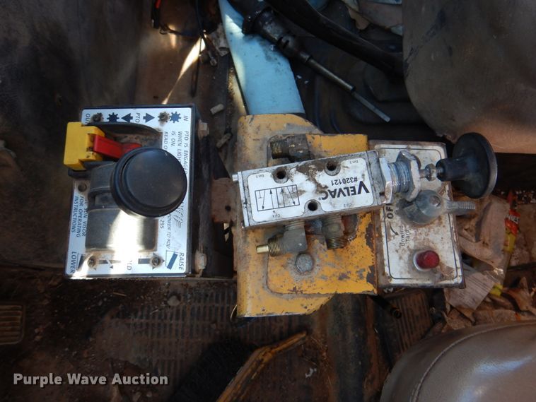 image for item DK5669 1995 International 4900  dump truck