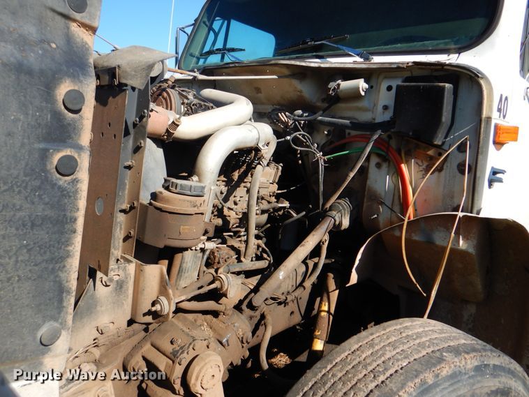 image for item DK5669 1995 International 4900  dump truck