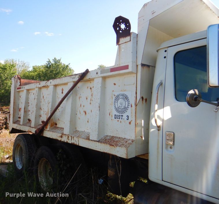 image for item DK5669 1995 International 4900  dump truck