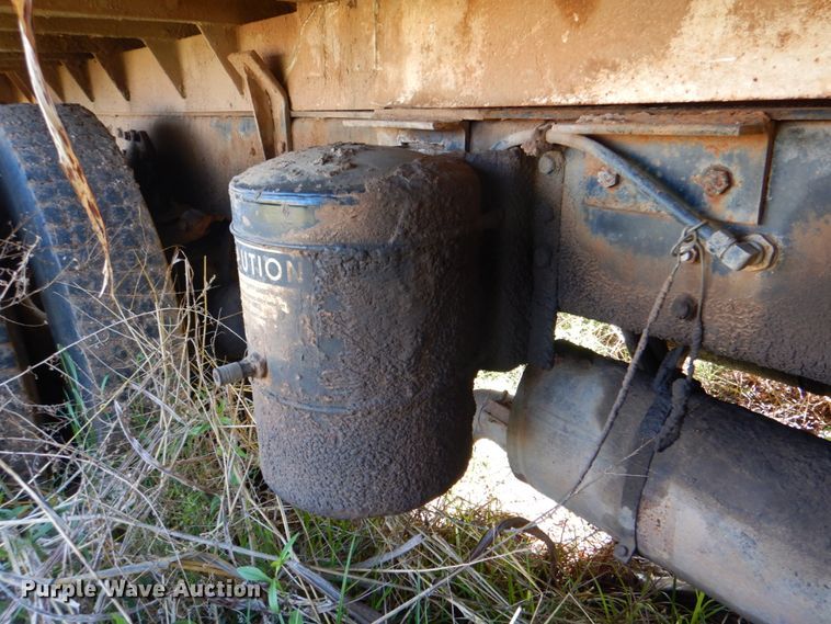 image for item DK5669 1995 International 4900  dump truck