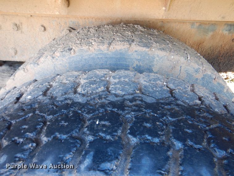 image for item DK5669 1995 International 4900  dump truck