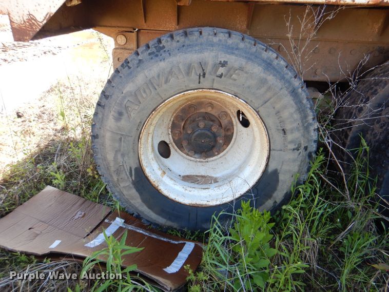 image for item DK5669 1995 International 4900  dump truck