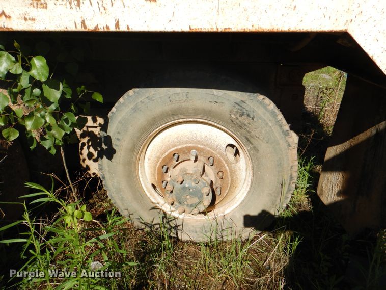 image for item DK5669 1995 International 4900  dump truck