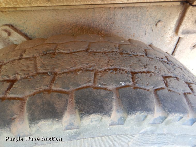 image for item DK5669 1995 International 4900  dump truck