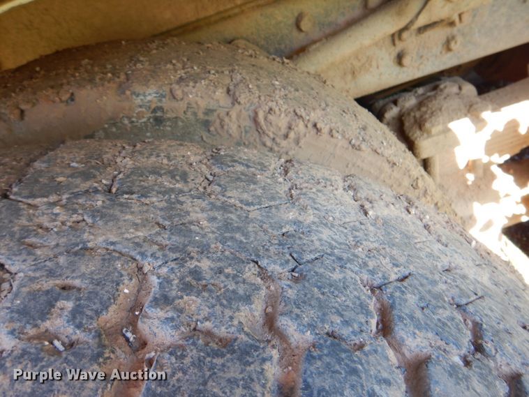 image for item DK5669 1995 International 4900  dump truck