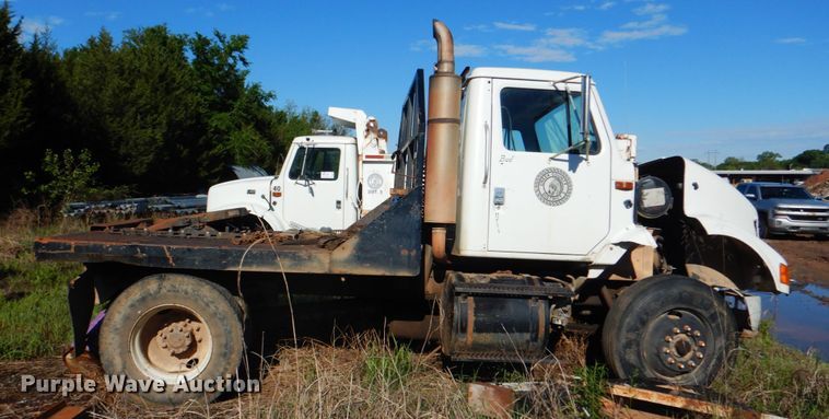image for item DK5670 1991 International 8100  flatbed truck