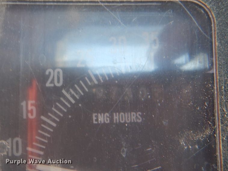 image for item DK5670 1991 International 8100  flatbed truck