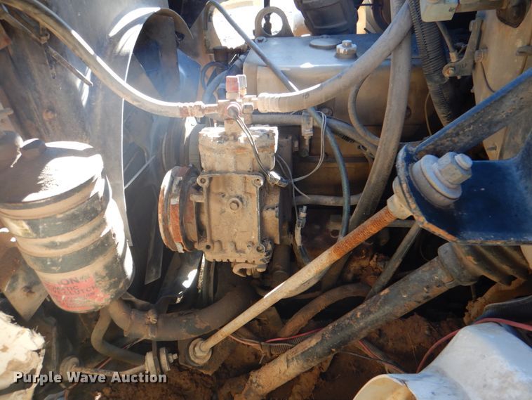 image for item DK5670 1991 International 8100  flatbed truck