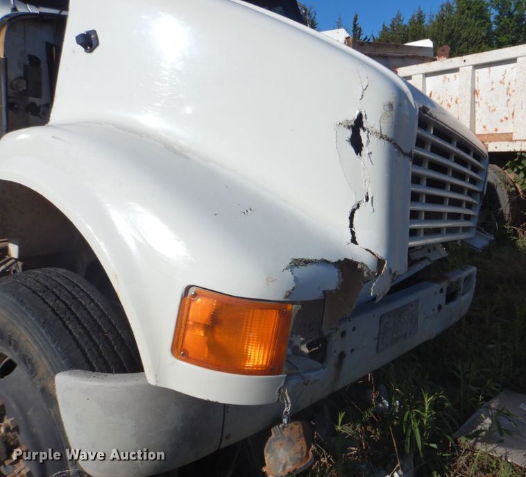 image for item DK5670 1991 International 8100  flatbed truck