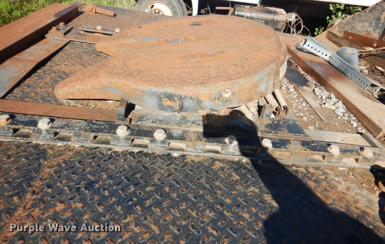 image for item DK5670 1991 International 8100  flatbed truck