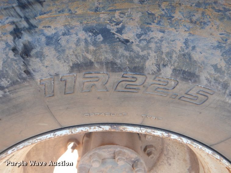 image for item DK5670 1991 International 8100  flatbed truck