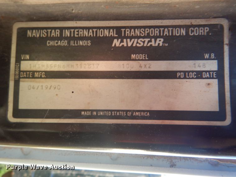 image for item DK5670 1991 International 8100  flatbed truck