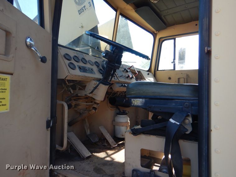 image for item DK5671 1984 Am General M1915A1  semi truck